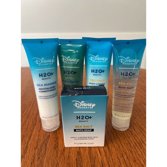 Disney Bath & Body 5 Pc Disney Resorts H2o Beauty Travel Gift Set